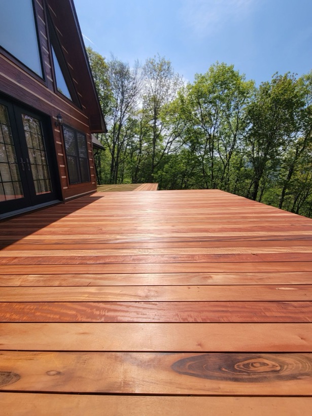 Custom Deck built by Mountain Fence & Deck in Western North Carolina