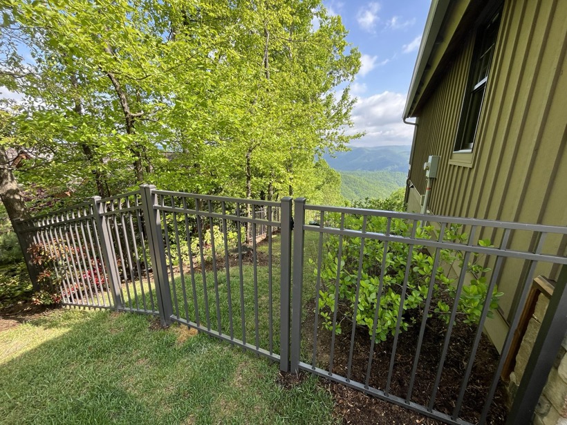 Fence and deck work in Newland