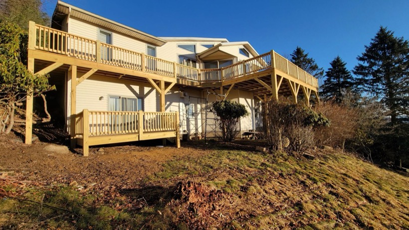 Custom Deck built by Mountain Fence & Deck in Western North Carolina