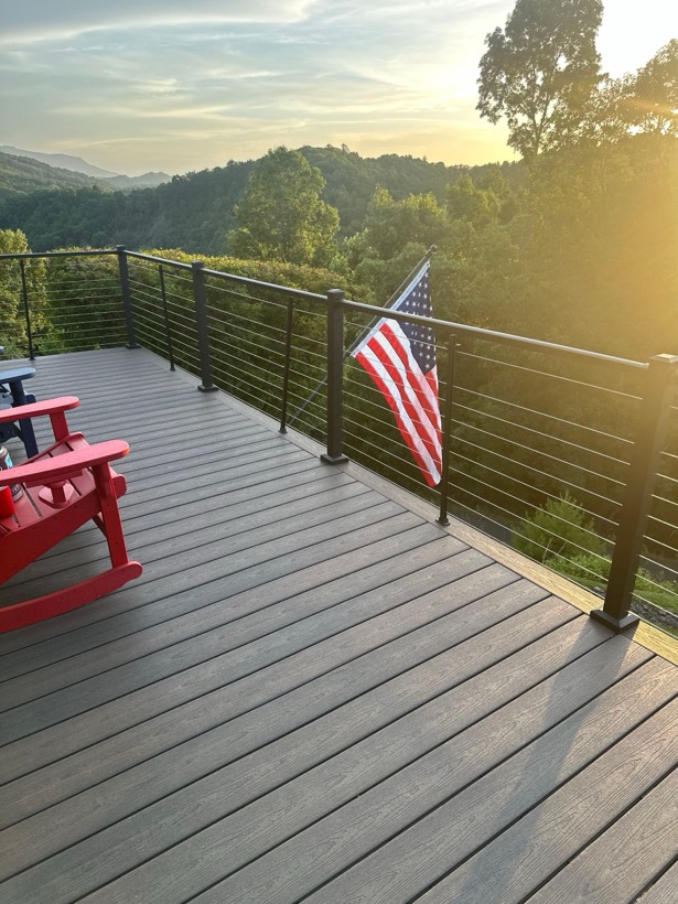 Custom Deck built by Mountain Fence & Deck in Western North Carolina