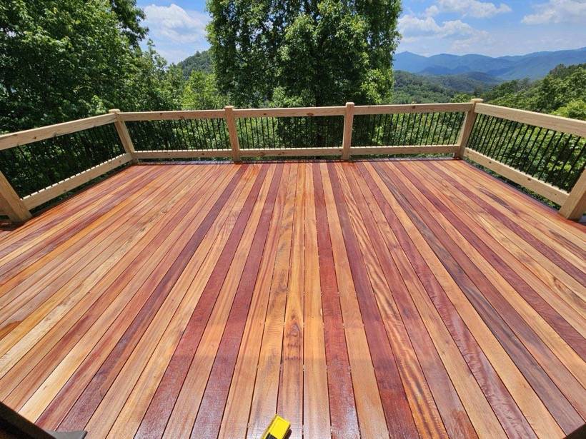 Custom Deck built by Mountain Fence & Deck in Western North Carolina