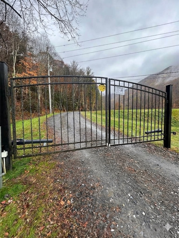 Custom Gate built by Mountain Fence & Deck in Western North Carolina